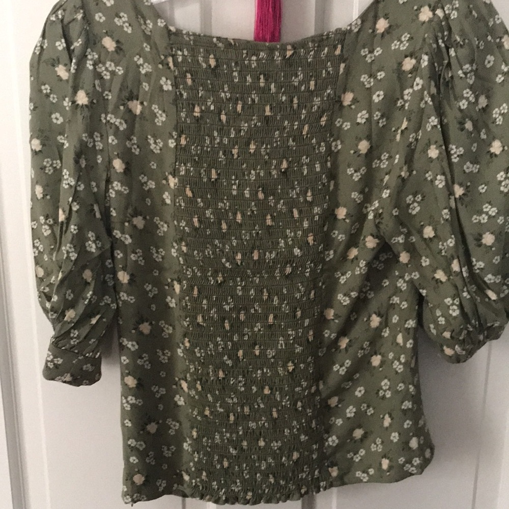 Adorable Reformation puff sleeve top 4 - Picture 6 of 7